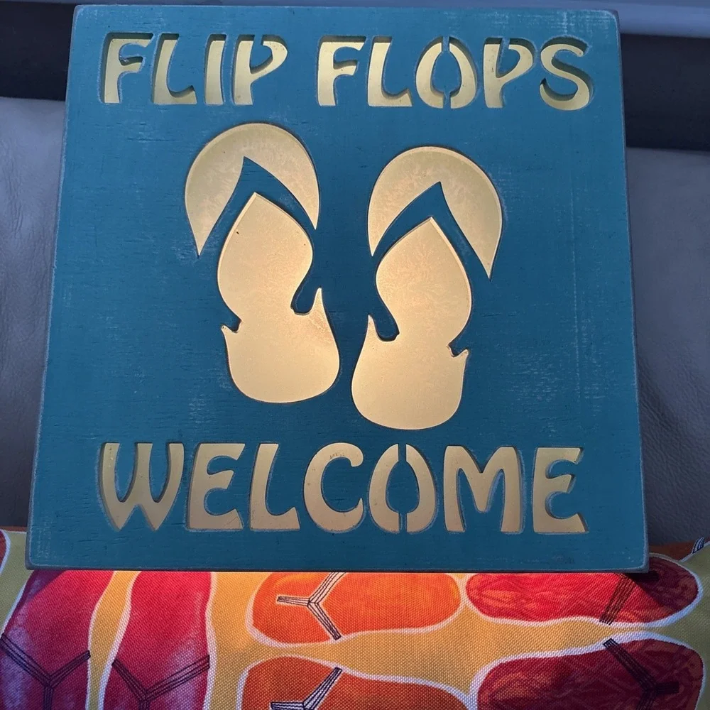 Flip-flops welcome light up sign and Flip-flops Pillow
